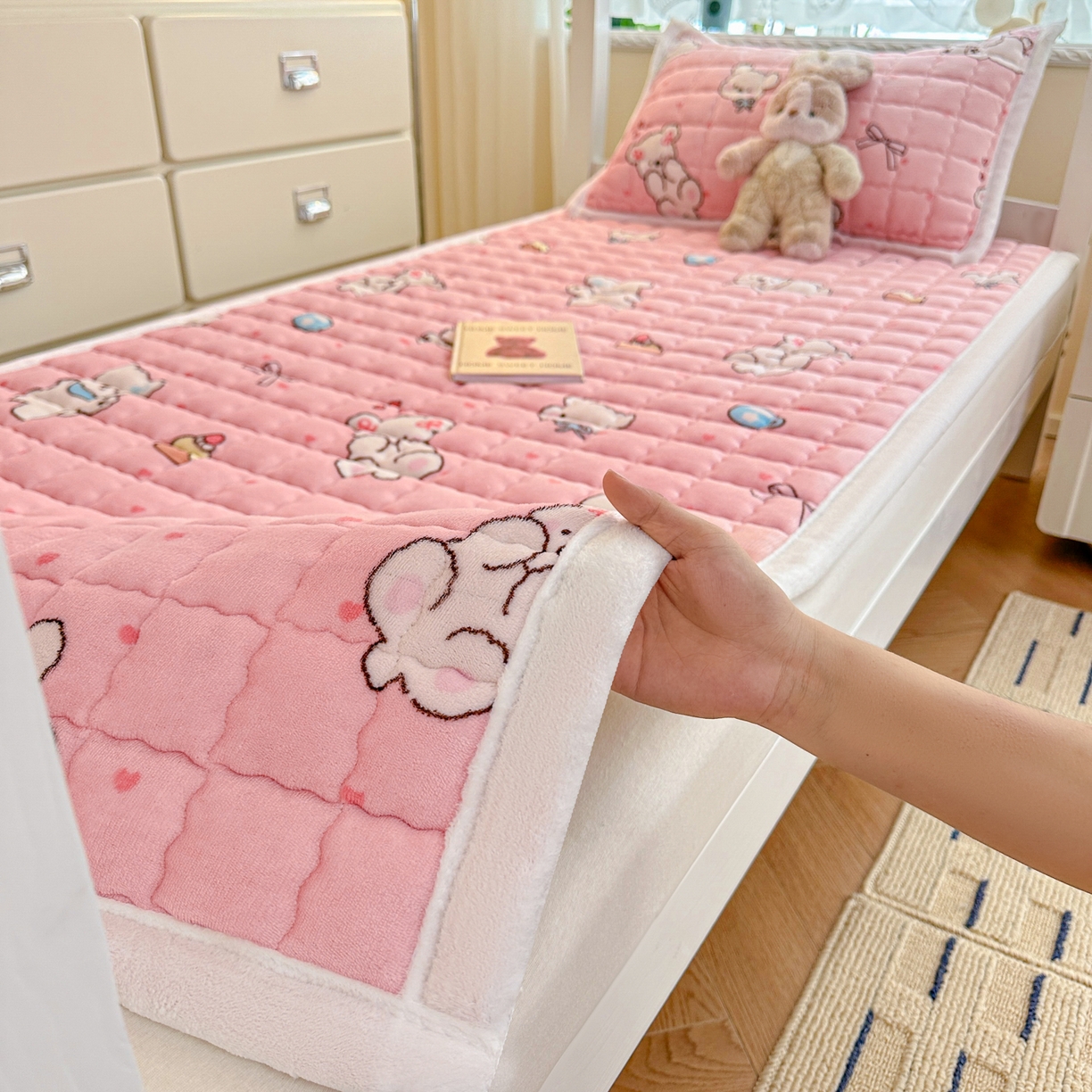川悦生活 2025新款A类印花牛奶绒床垫加厚绒保暖床床褥 床垫甜蜜小狗