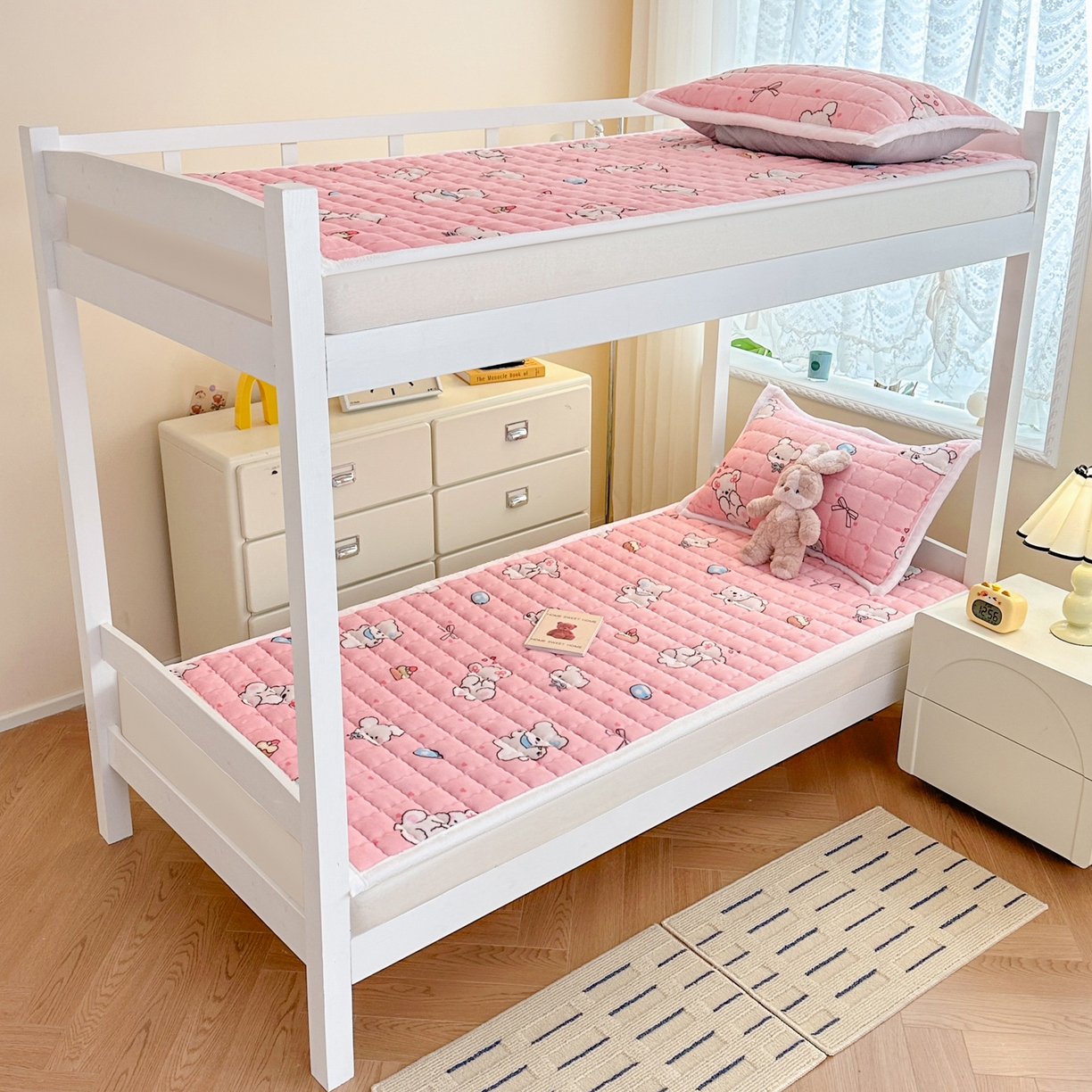 91家纺网 家纺一手货源 找家纺 川悦生活 2025新款A类印花牛奶绒床垫加厚绒保暖床床褥 床垫甜蜜小狗