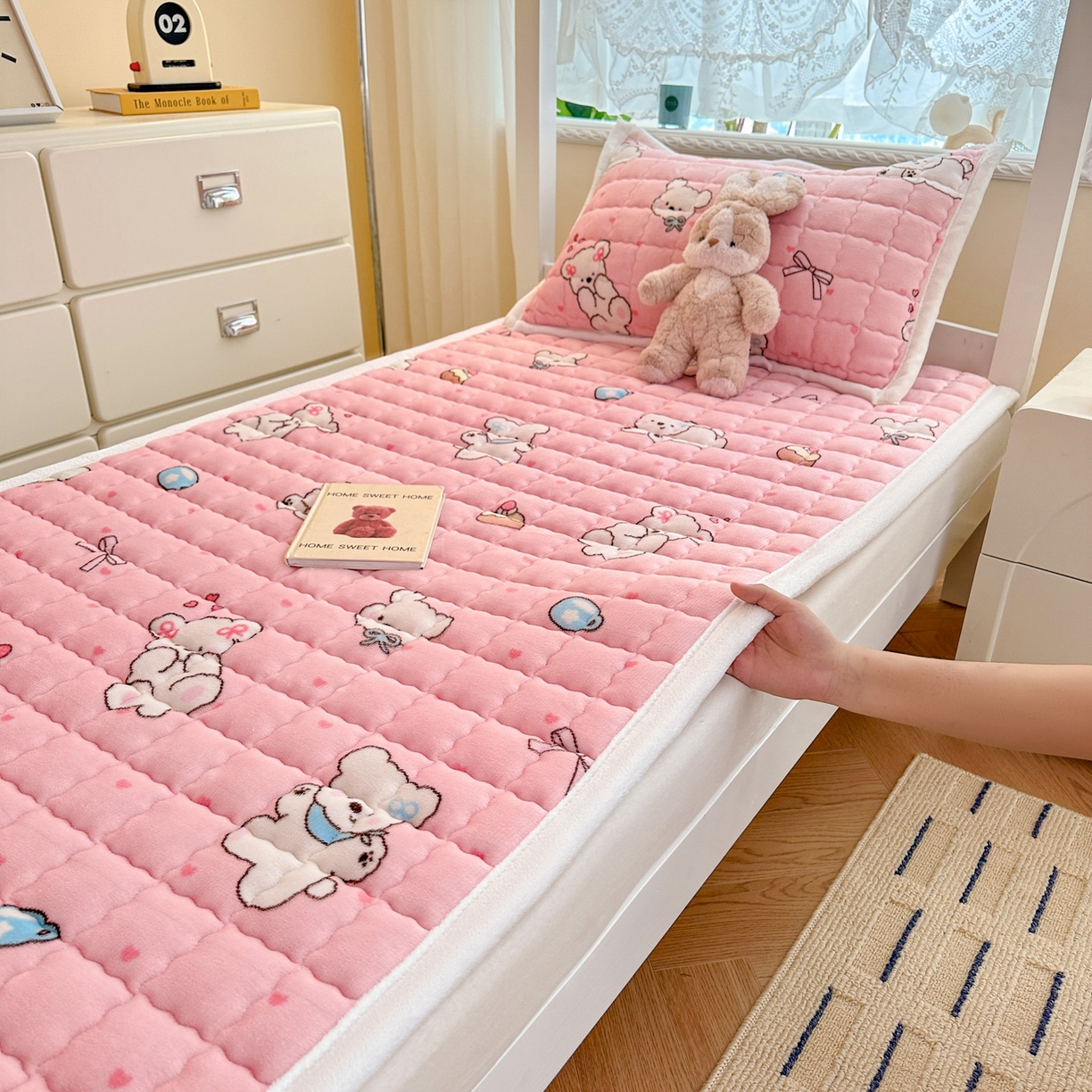 91家纺网 家纺一手货源 找家纺 川悦生活 2025新款A类印花牛奶绒床垫加厚绒保暖床床褥 床垫甜蜜小狗