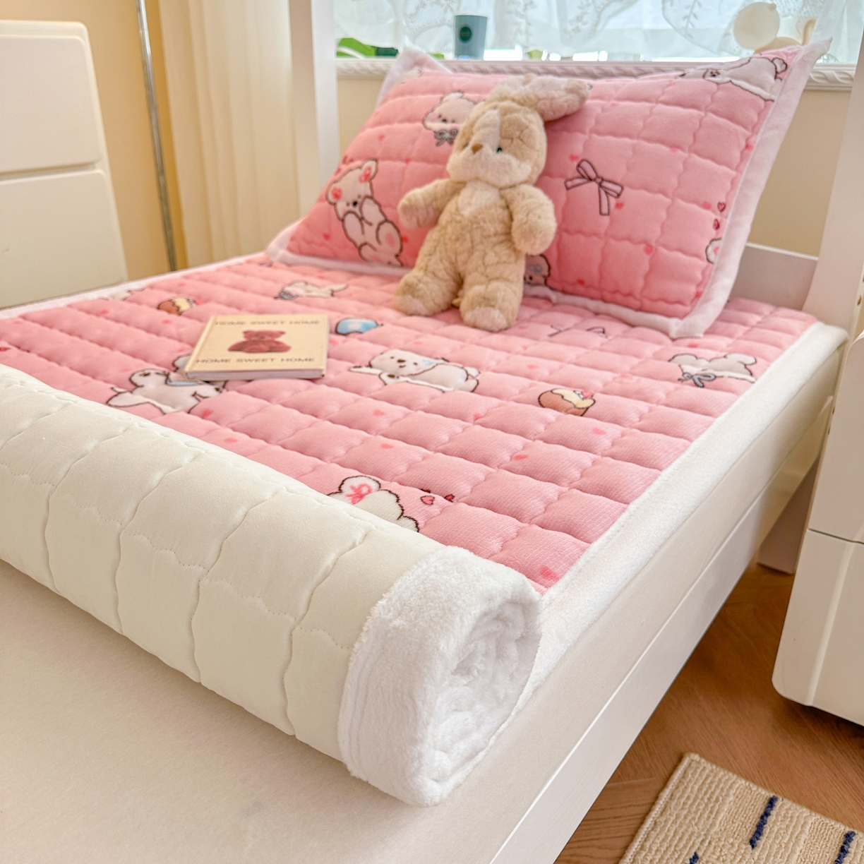 91家纺网 家纺一手货源 找家纺 川悦生活 2025新款A类印花牛奶绒床垫加厚绒保暖床床褥 床垫甜蜜小狗
