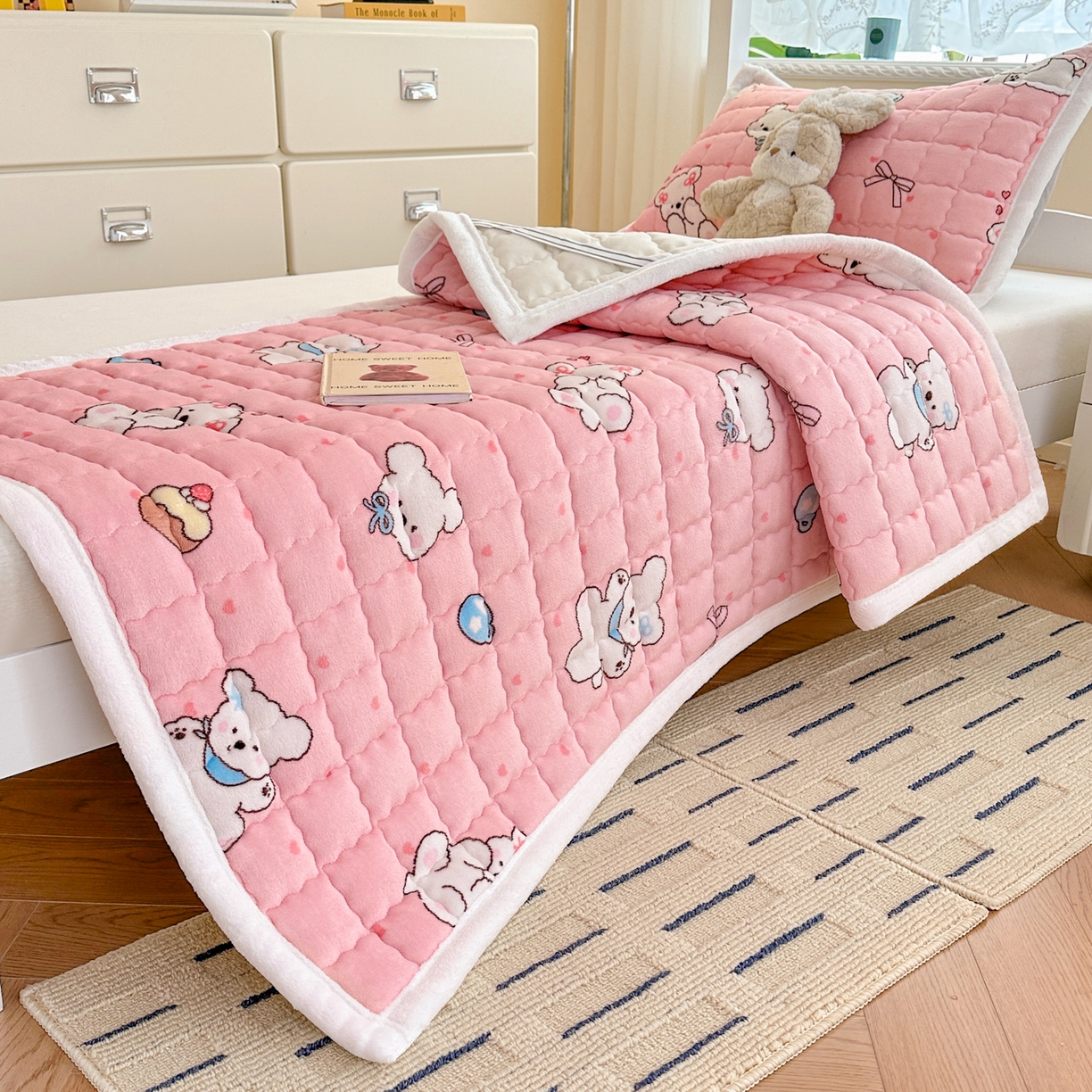 91家纺网 家纺一手货源 找家纺 川悦生活 2025新款A类印花牛奶绒床垫加厚绒保暖床床褥 床垫甜蜜小狗