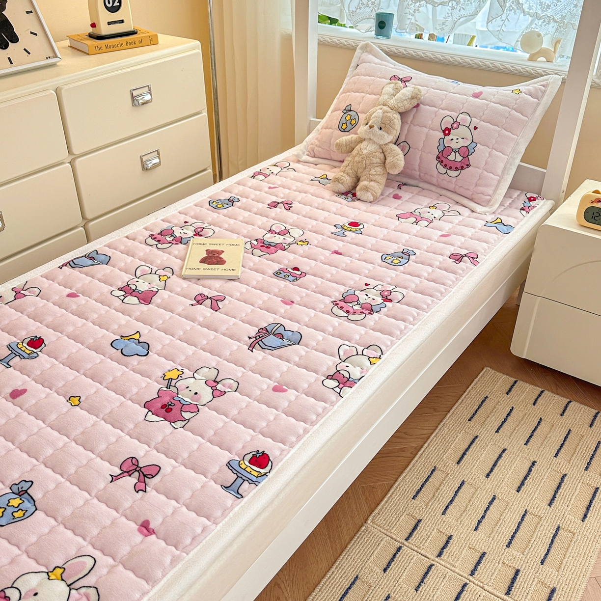 91家纺网 家纺一手货源 找家纺 川悦生活 2025新款A类印花牛奶绒床垫加厚绒保暖床床褥 床垫甜心兔糕