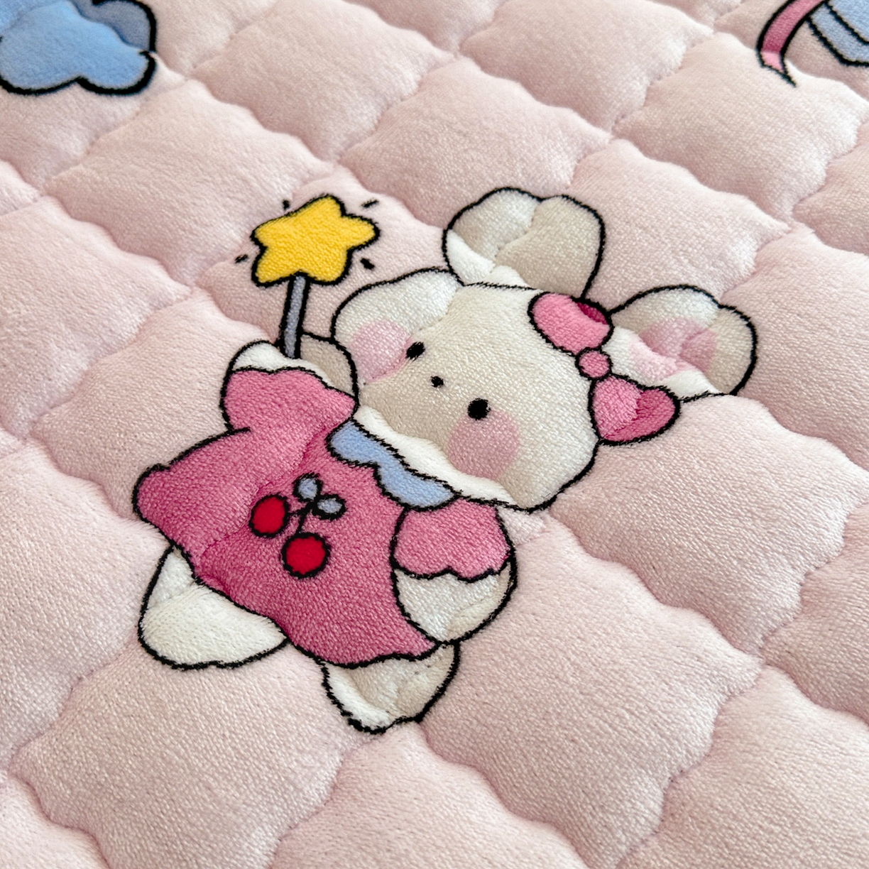 91家纺网 家纺一手货源 找家纺 川悦生活 2025新款A类印花牛奶绒床垫加厚绒保暖床床褥 床垫甜心兔糕