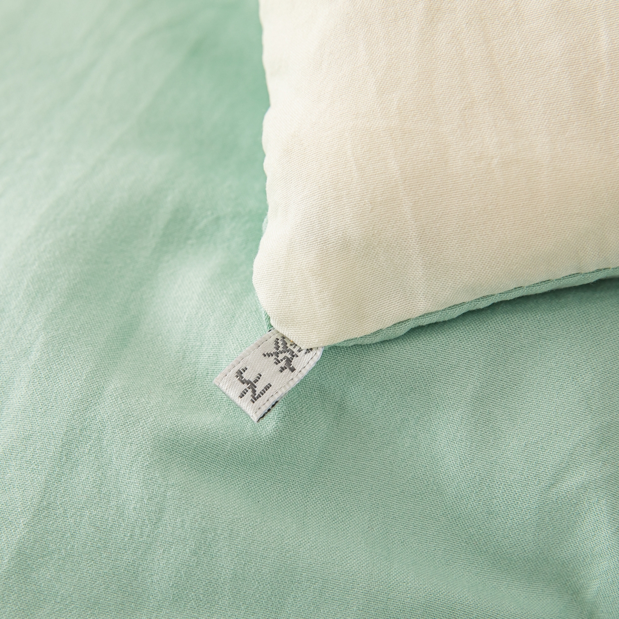 91家纺网 家纺一手货源 找家纺 圣尔雅家纺 2025新款A类水洗棉新疆棉花被无印风冬被加厚保暖被子被芯四季通用被子 白拼绿