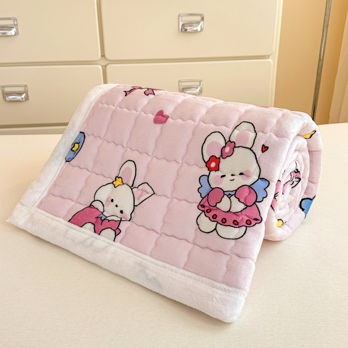 91家纺网 家纺一手货源 找家纺 川悦生活 2025新款A类印花牛奶绒床垫加厚绒保暖床床褥 床垫甜心兔糕