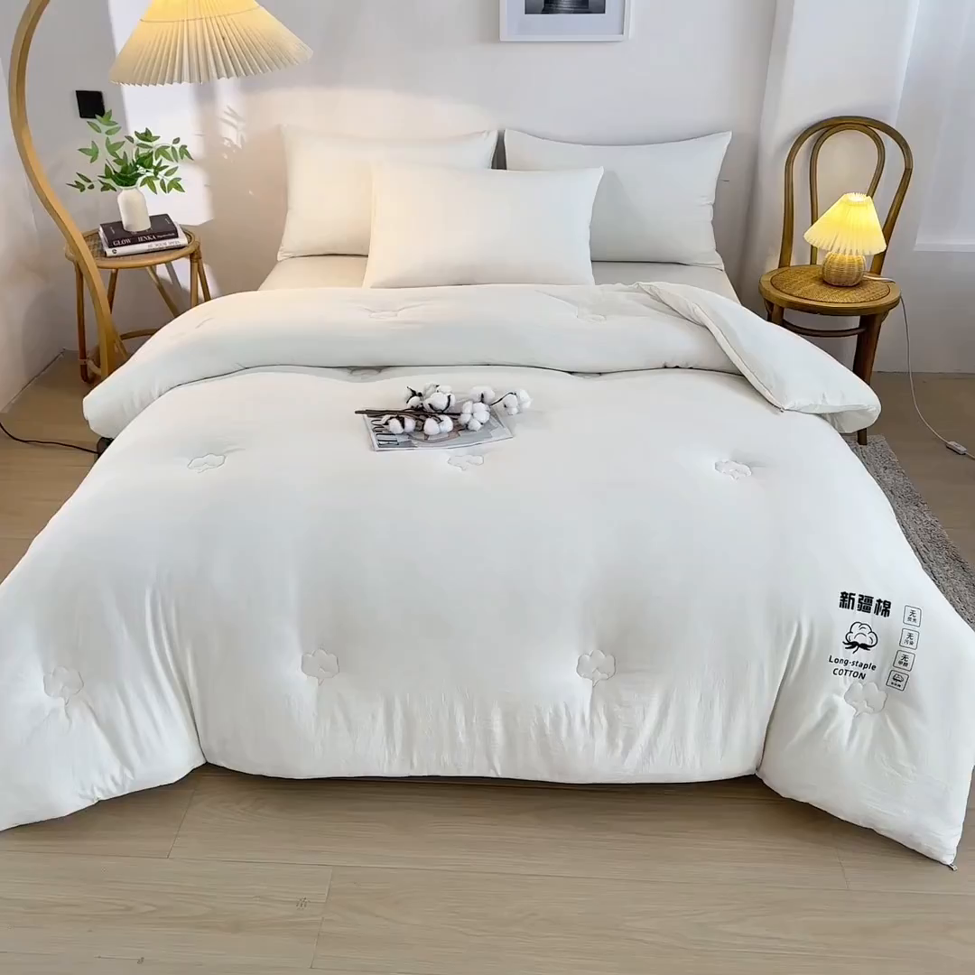 91家纺网 家纺一手货源 找家纺 圣尔雅家纺 2025新款A类水洗棉新疆棉花被无印风冬被加厚保暖被子被芯四季通用被子 云朵白