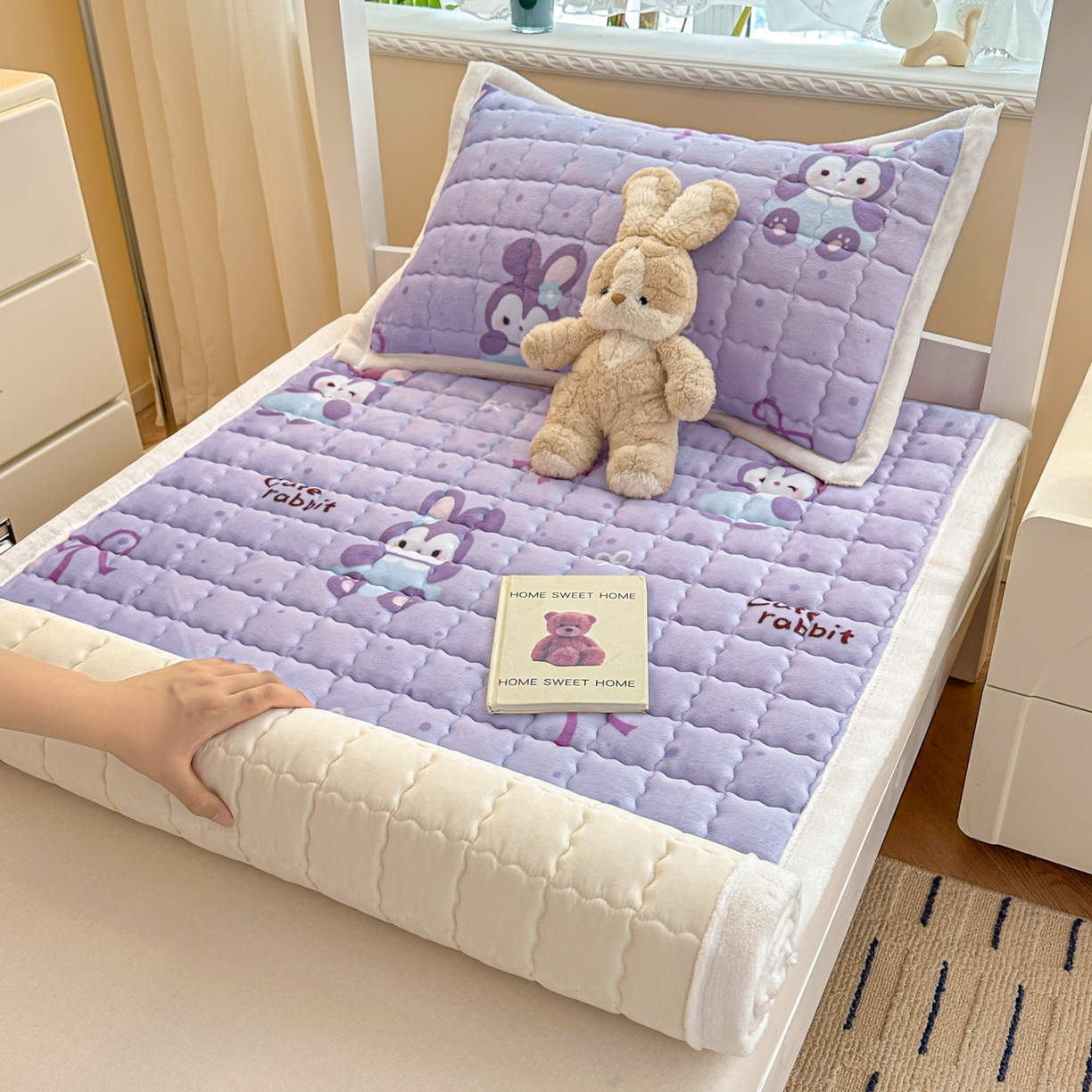 91家纺网 家纺一手货源 找家纺 川悦生活 2025新款A类印花牛奶绒床垫加厚绒保暖床床褥 床垫香芋奶茶