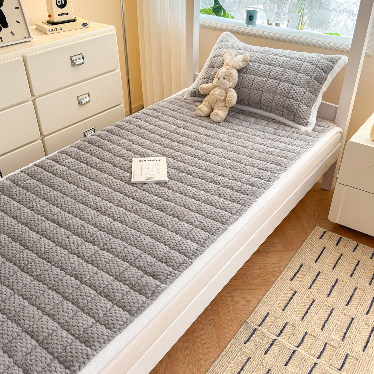 91家纺网 家纺一手货源 找家纺 川悦生活 2025新款A类印花牛奶绒床垫加厚绒保暖床床褥 床垫星空灰