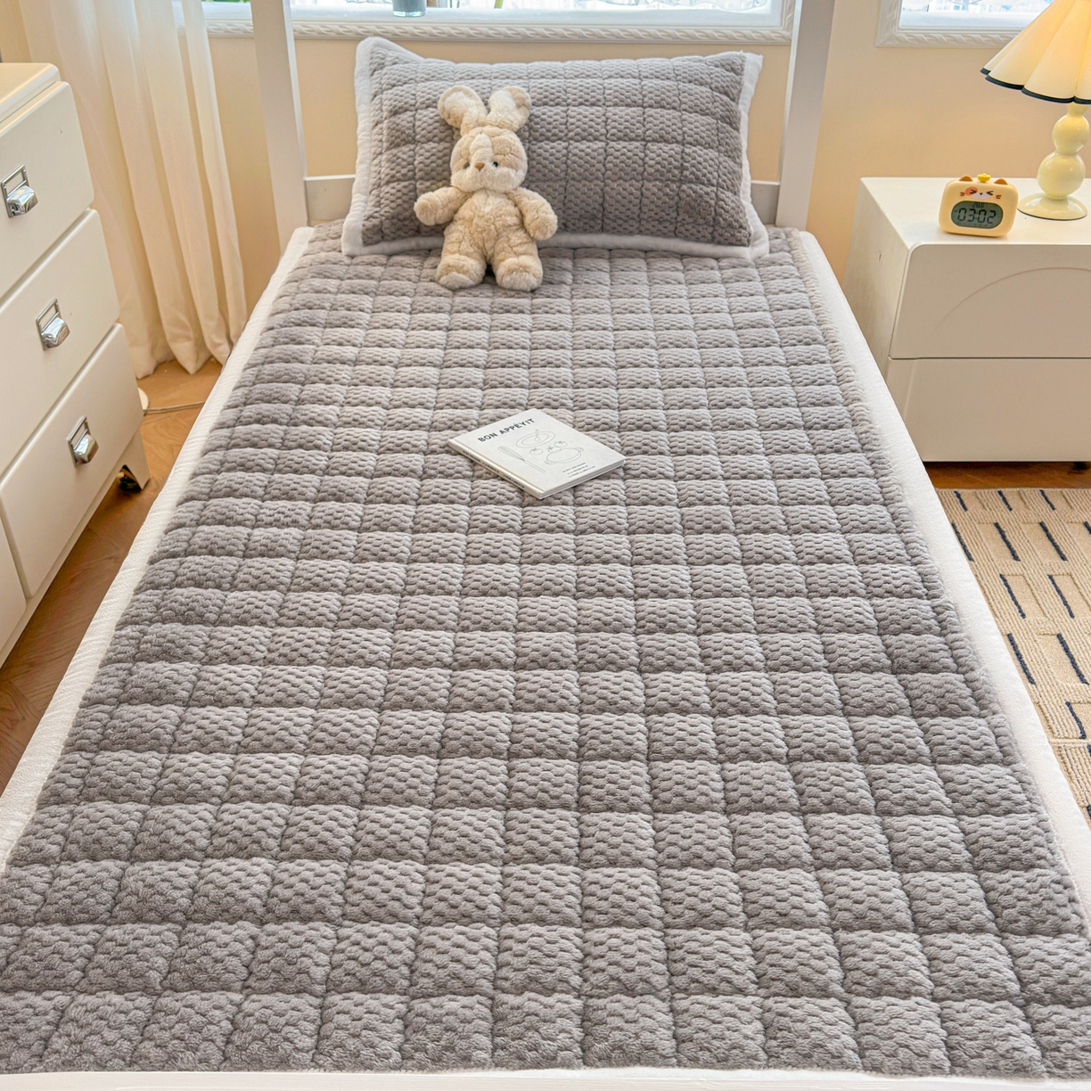 91家纺网 家纺一手货源 找家纺 川悦生活 2025新款A类印花牛奶绒床垫加厚绒保暖床床褥 床垫星空灰