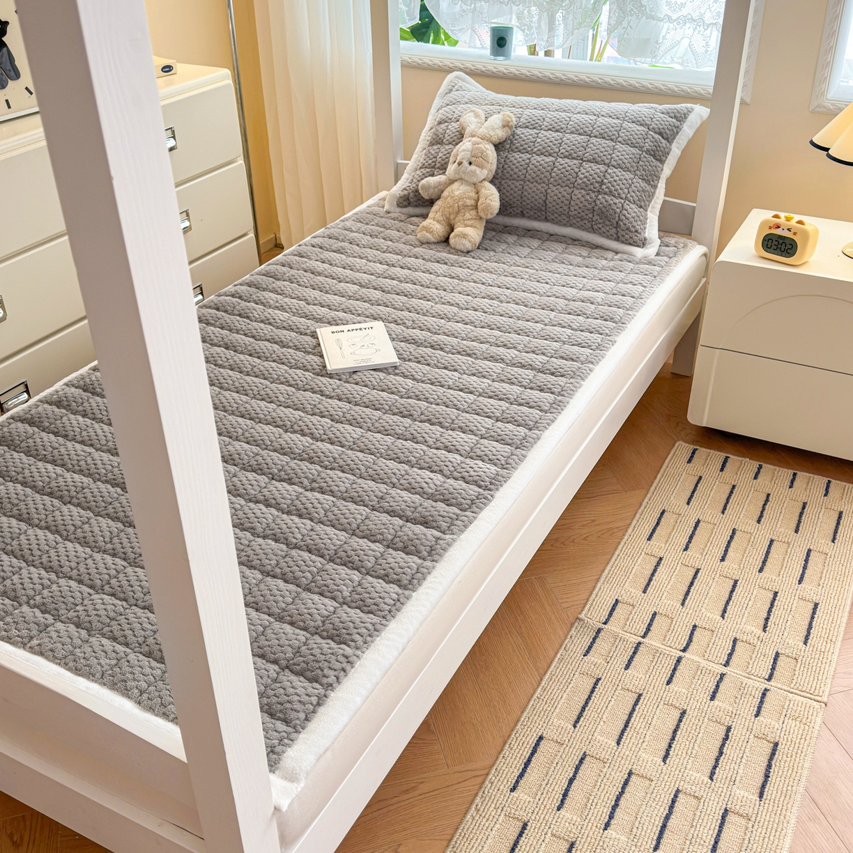 91家纺网 家纺一手货源 找家纺 川悦生活 2025新款A类印花牛奶绒床垫加厚绒保暖床床褥 床垫星空灰