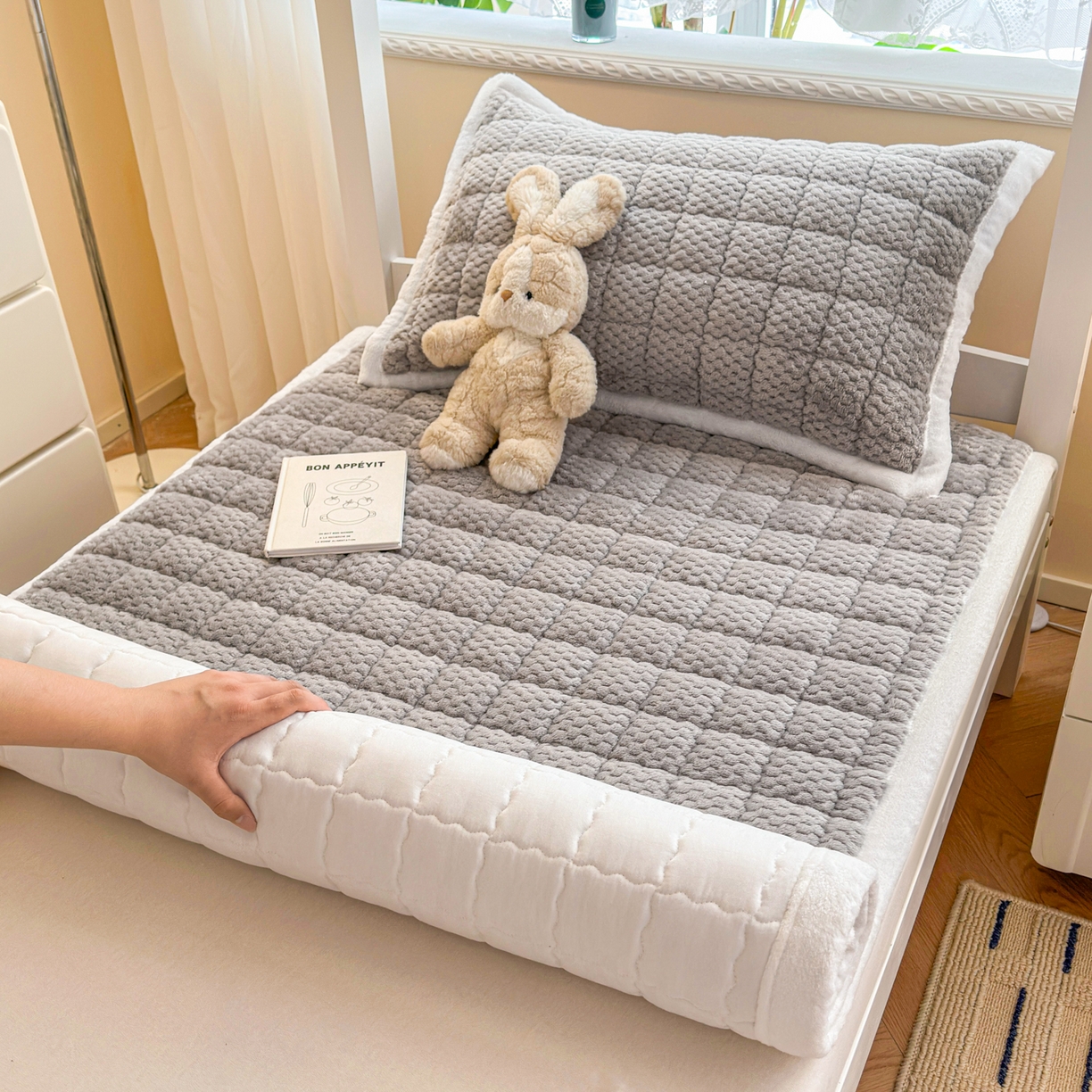 91家纺网 家纺一手货源 找家纺 川悦生活 2025新款A类印花牛奶绒床垫加厚绒保暖床床褥 床垫星空灰