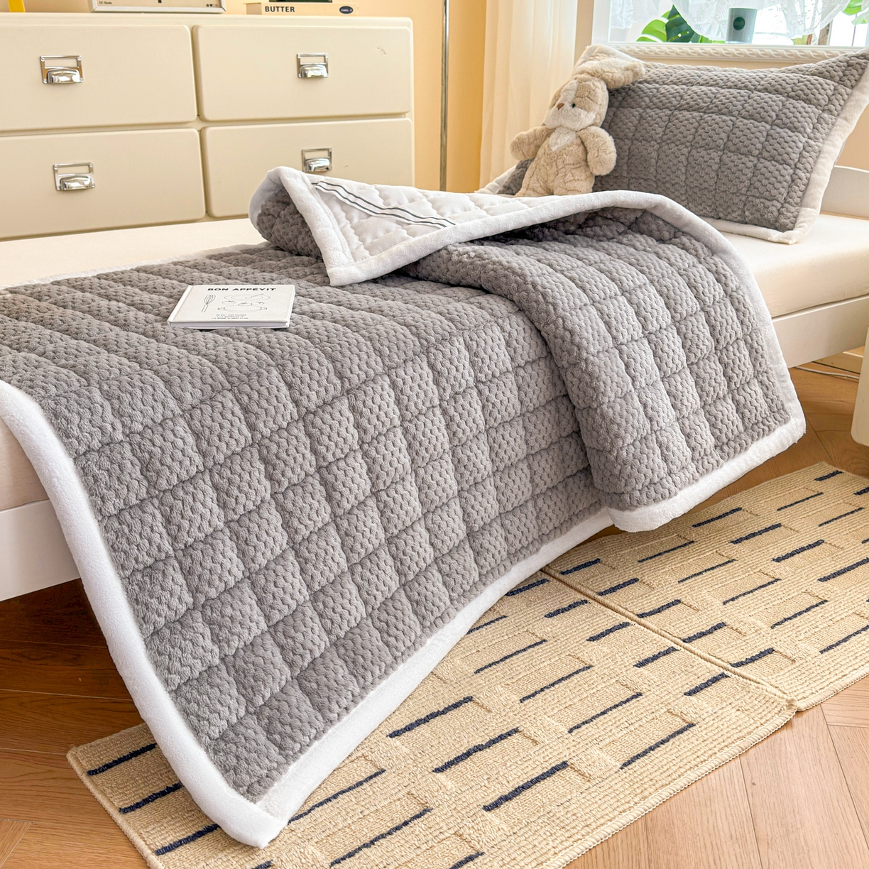 91家纺网 家纺一手货源 找家纺 川悦生活 2025新款A类印花牛奶绒床垫加厚绒保暖床床褥 床垫星空灰