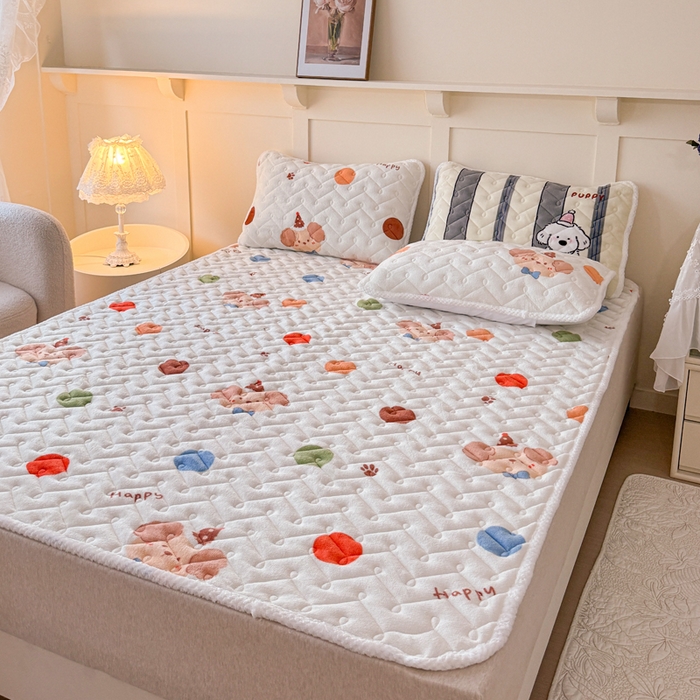 91家纺网 家纺一手货源 找家纺 小萌虎 2025秋冬新款牛奶绒夹棉床垫床褥 波点狗