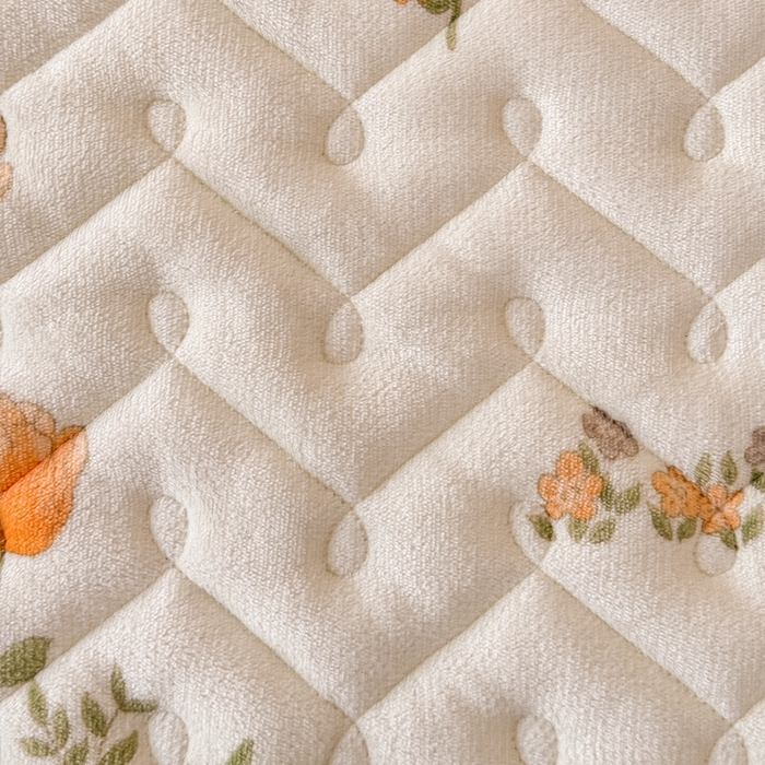 91家纺网 家纺一手货源 找家纺 小萌虎 2025秋冬新款牛奶绒夹棉床垫床褥 乐园