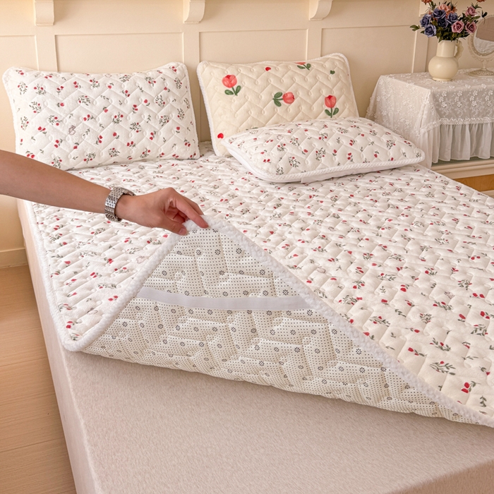 91家纺网 家纺一手货源 找家纺 小萌虎 2025秋冬新款牛奶绒夹棉床垫床褥 小确幸