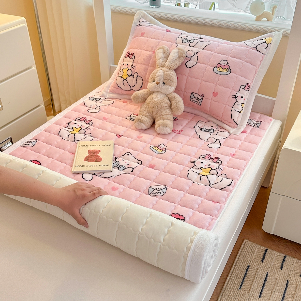 91家纺网 家纺一手货源 找家纺 川悦生活 2025新款A类印花牛奶绒床垫加厚绒保暖床床褥 床垫星心小猫