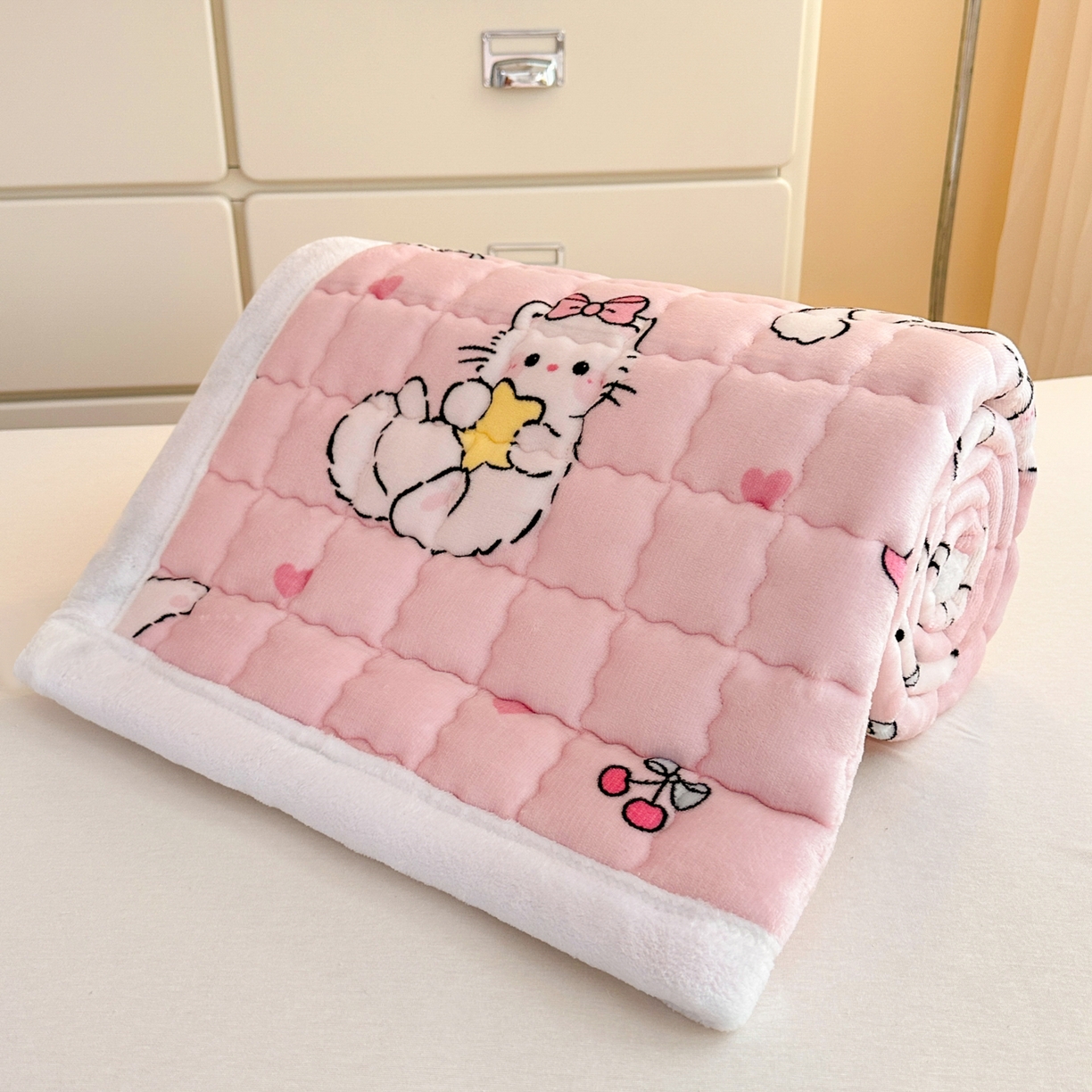 91家纺网 家纺一手货源 找家纺 川悦生活 2025新款A类印花牛奶绒床垫加厚绒保暖床床褥 床垫星心小猫