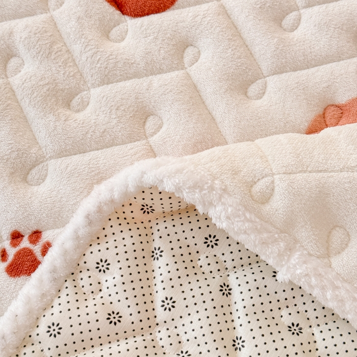 91家纺网 家纺一手货源 找家纺 小萌虎 2025秋冬新款牛奶绒夹棉床垫床褥 波点狗