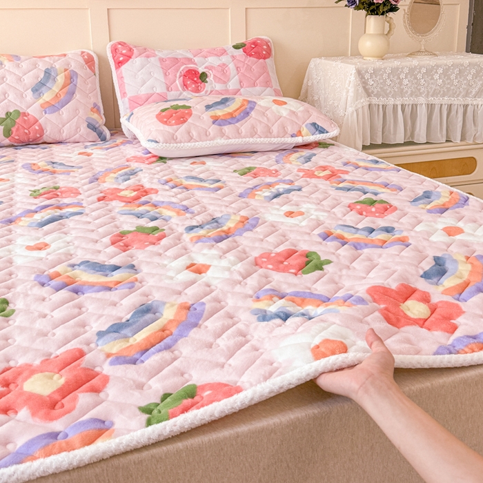 91家纺网 家纺一手货源 找家纺 小萌虎 2025秋冬新款牛奶绒夹棉床垫床褥 彩虹乐园