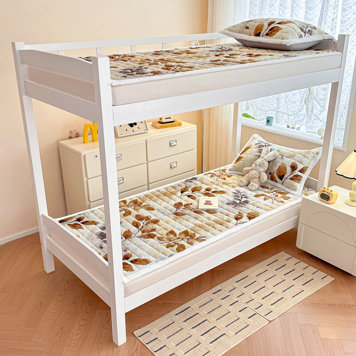 91家纺网 家纺一手货源 找家纺 川悦生活 2025新款A类印花牛奶绒床垫加厚绒保暖床床褥 床垫叶月初色