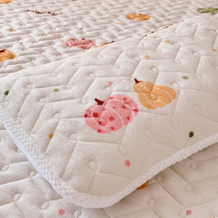 91家纺网 家纺一手货源 找家纺 小萌虎 2025秋冬新款牛奶绒夹棉床垫床褥 小南瓜