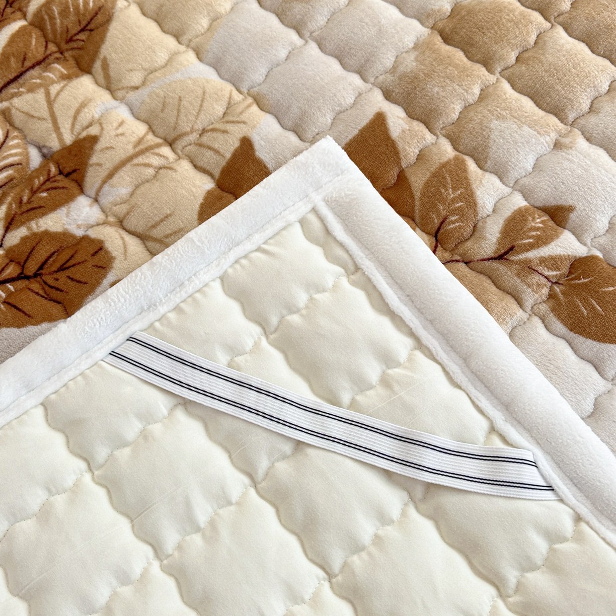 91家纺网 家纺一手货源 找家纺 川悦生活 2025新款A类印花牛奶绒床垫加厚绒保暖床床褥 床垫叶月初色