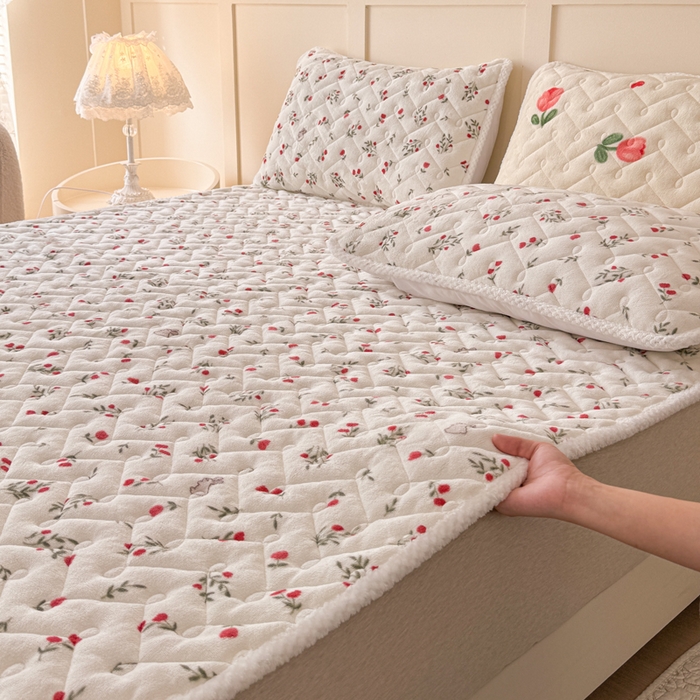 91家纺网 家纺一手货源 找家纺 小萌虎 2025秋冬新款牛奶绒夹棉床垫床褥 小确幸