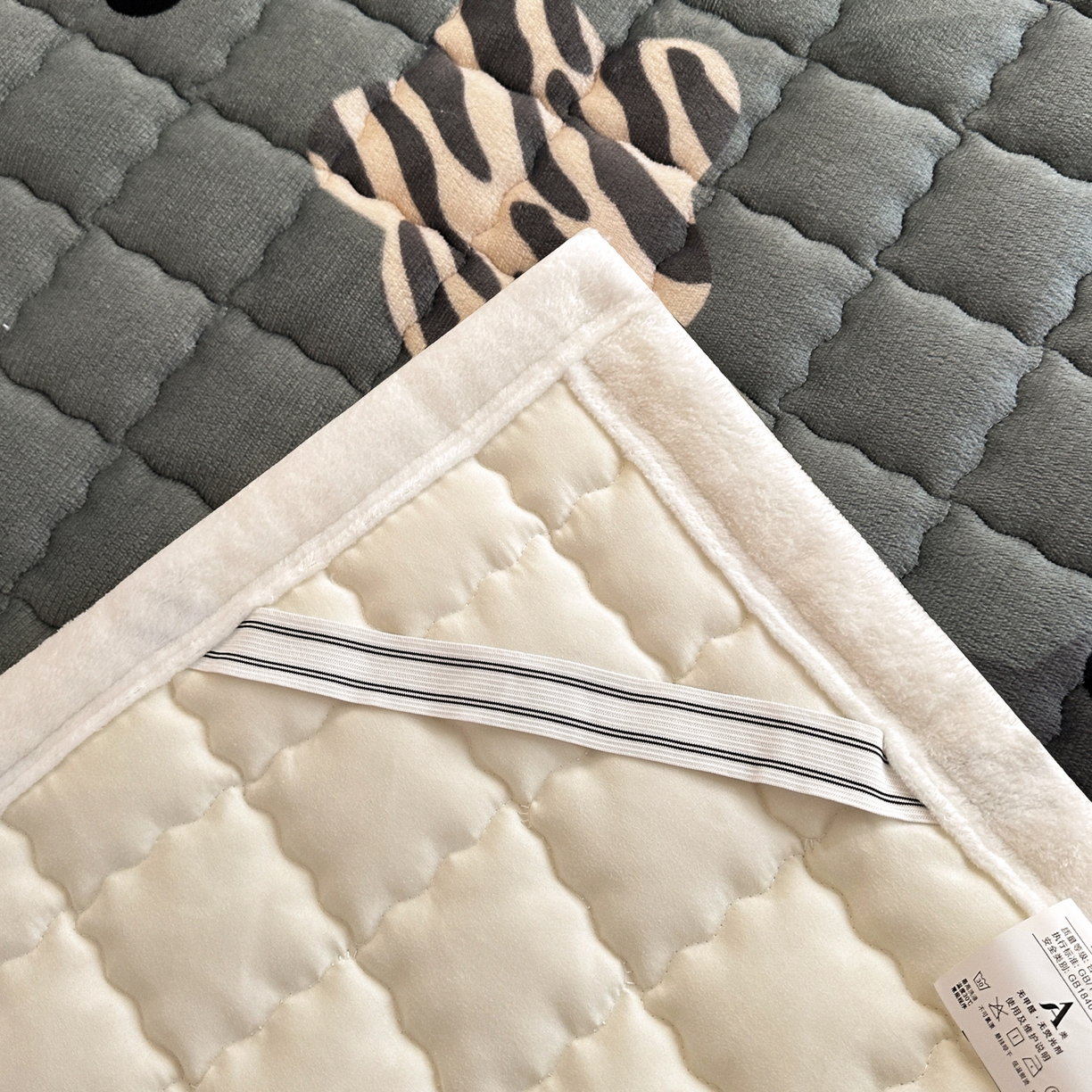 91家纺网 家纺一手货源 找家纺 川悦生活 2025新款A类印花牛奶绒床垫加厚绒保暖床床褥 床垫夜空好梦