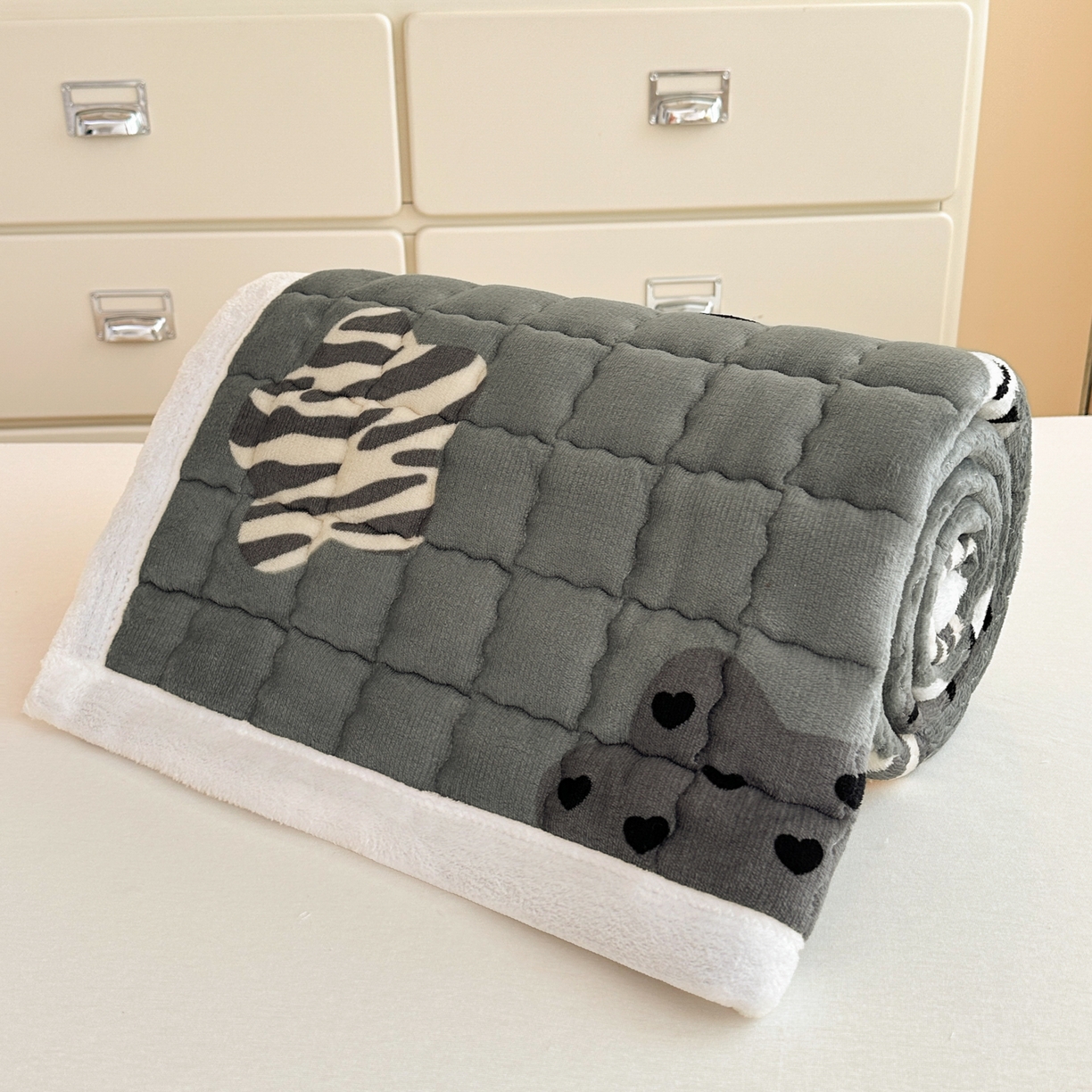 91家纺网 家纺一手货源 找家纺 川悦生活 2025新款A类印花牛奶绒床垫加厚绒保暖床床褥 床垫夜空好梦