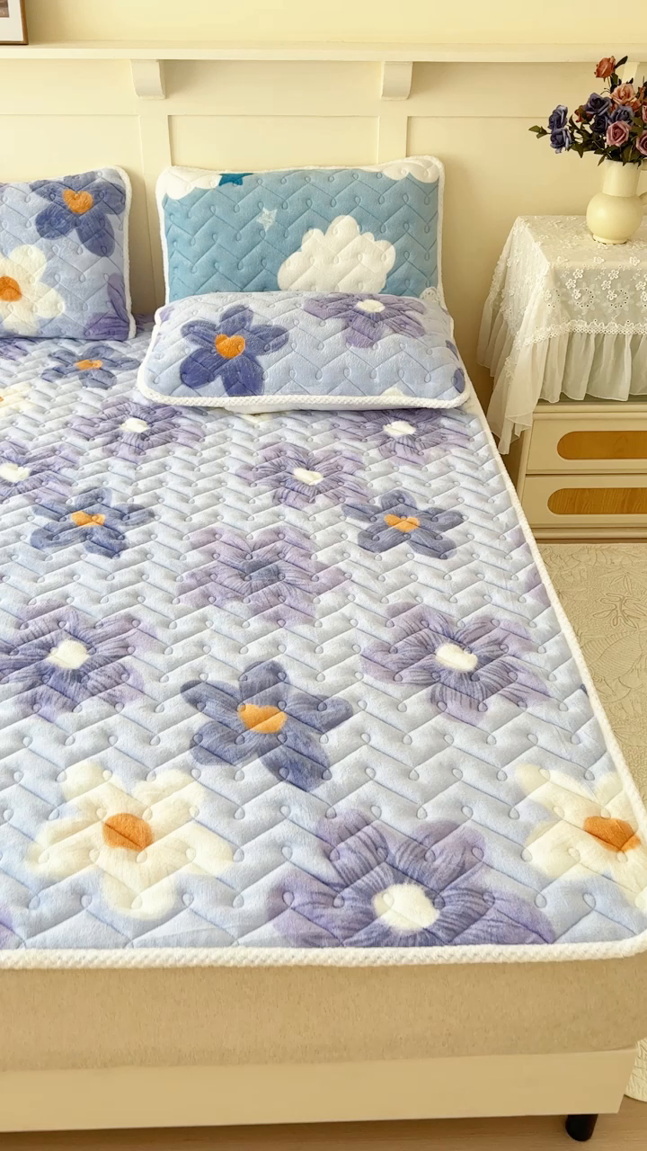 91家纺网 家纺一手货源 找家纺 小萌虎 2025秋冬新款牛奶绒夹棉床垫床褥 浅香