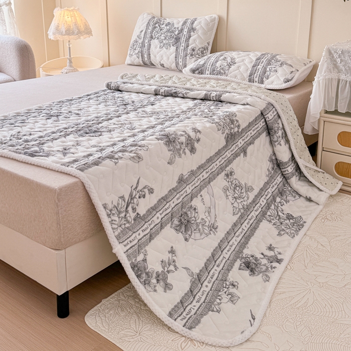 91家纺网 家纺一手货源 找家纺 小萌虎 2025秋冬新款牛奶绒夹棉床垫床褥 秘境