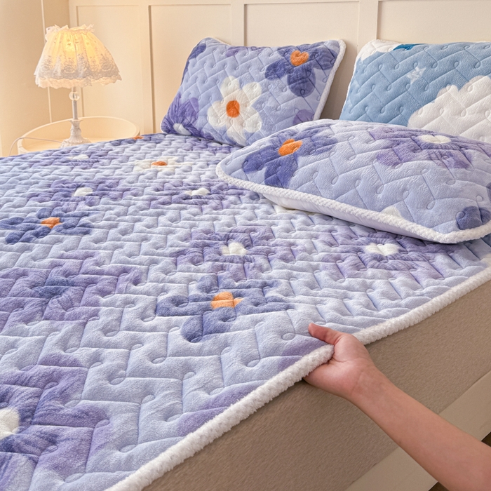 91家纺网 家纺一手货源 找家纺 小萌虎 2025秋冬新款牛奶绒夹棉床垫床褥 浅香