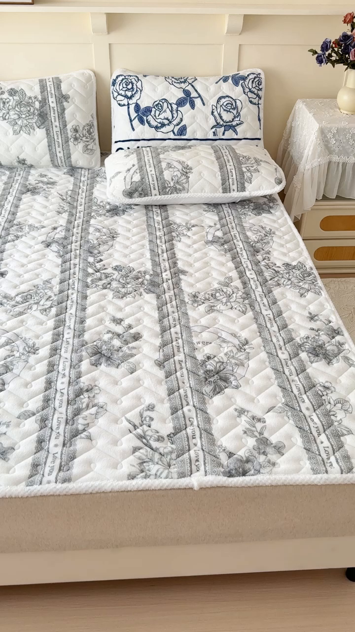 91家纺网 家纺一手货源 找家纺 小萌虎 2025秋冬新款牛奶绒夹棉床垫床褥 秘境