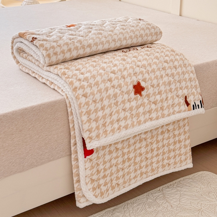 91家纺网 家纺一手货源 找家纺 小萌虎 2025秋冬新款牛奶绒夹棉床垫床褥 腊肠犬