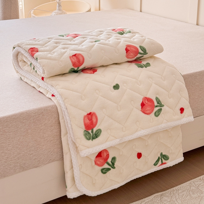 91家纺网 家纺一手货源 找家纺 小萌虎 2025秋冬新款牛奶绒夹棉床垫床褥 郁金香