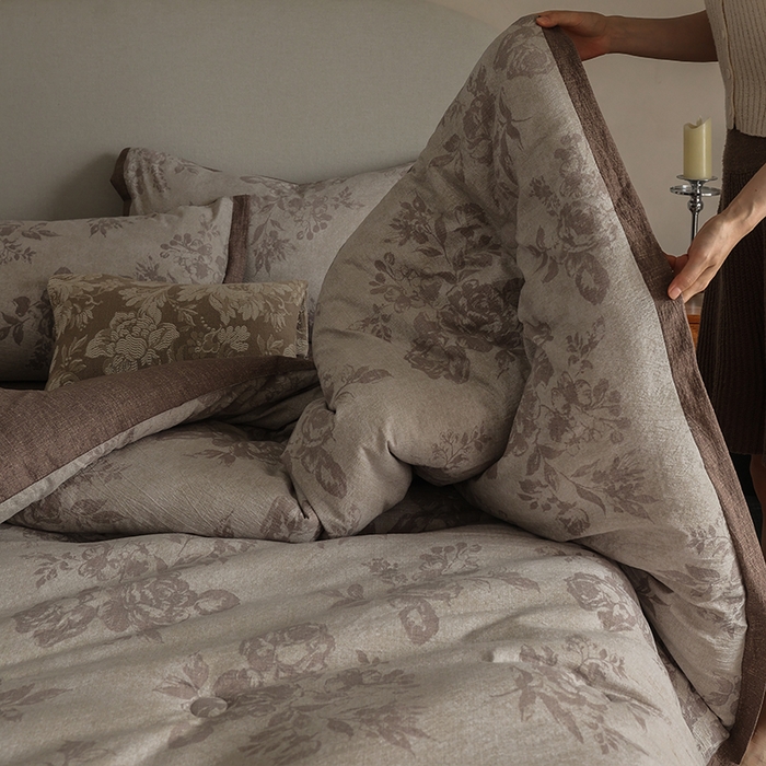 91家纺网 家纺一手货源 找家纺 （总）玛德琳 2025新款原麻皱皱纱懒人抗菌冬被被子被芯