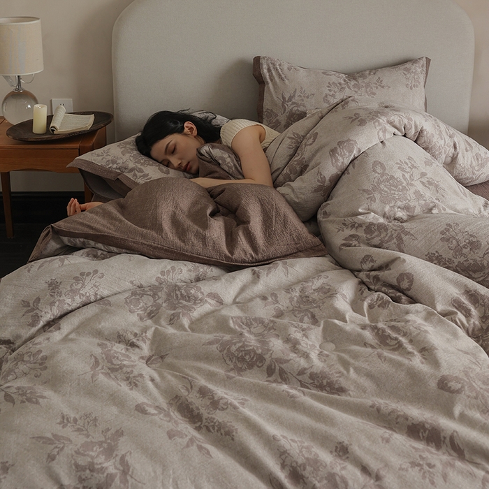 91家纺网 家纺一手货源 找家纺 （总）玛德琳 2025新款原麻皱皱纱懒人抗菌冬被被子被芯