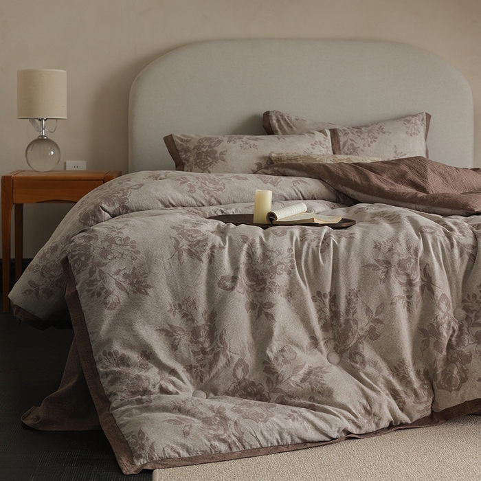 91家纺网 家纺一手货源 找家纺 （总）玛德琳 2025新款原麻皱皱纱懒人抗菌冬被被子被芯