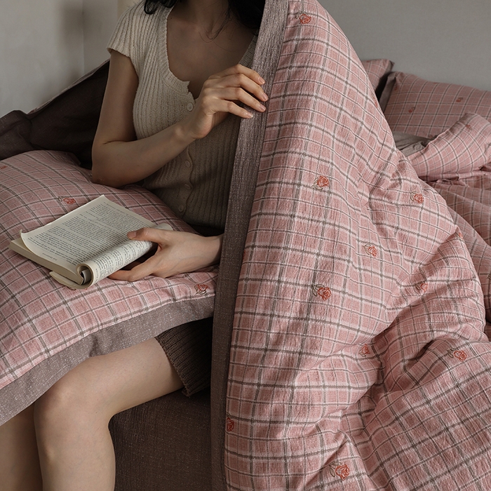 91家纺网 家纺一手货源 找家纺 玛德琳 2025新款原麻皱皱纱懒人抗菌冬被被子被芯 尤朵拉