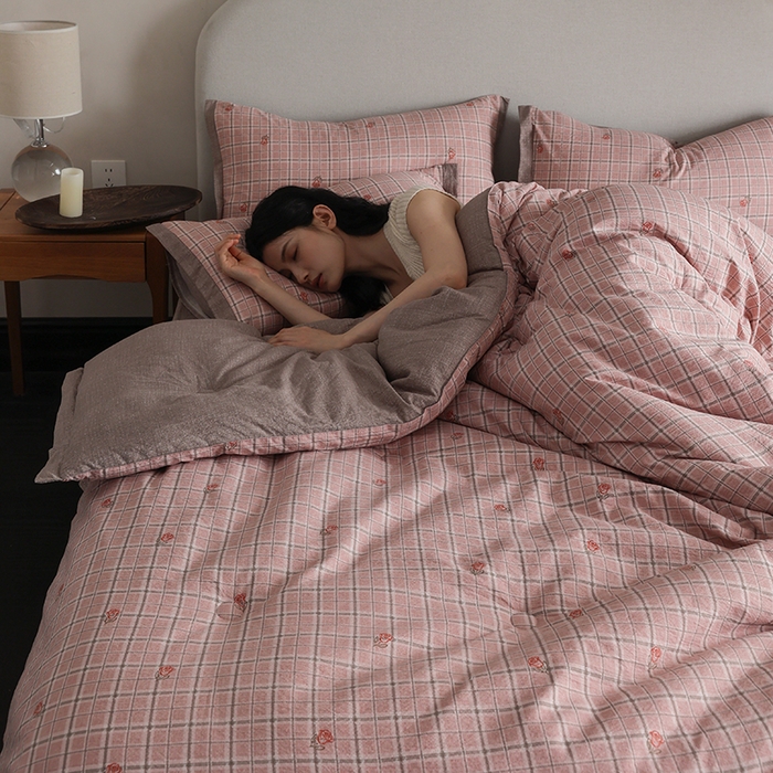 91家纺网 家纺一手货源 找家纺 玛德琳 2025新款原麻皱皱纱懒人抗菌冬被被子被芯 尤朵拉