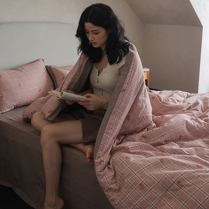 91家纺网 家纺一手货源 找家纺 玛德琳 2025新款原麻皱皱纱懒人抗菌冬被被子被芯 尤朵拉