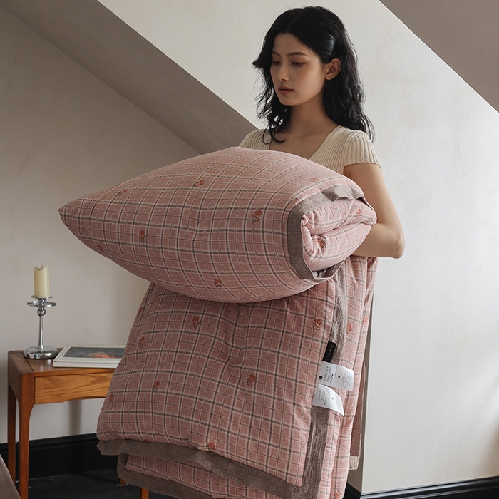 91家纺网 家纺一手货源 找家纺 玛德琳 2025新款原麻皱皱纱懒人抗菌冬被被子被芯 尤朵拉