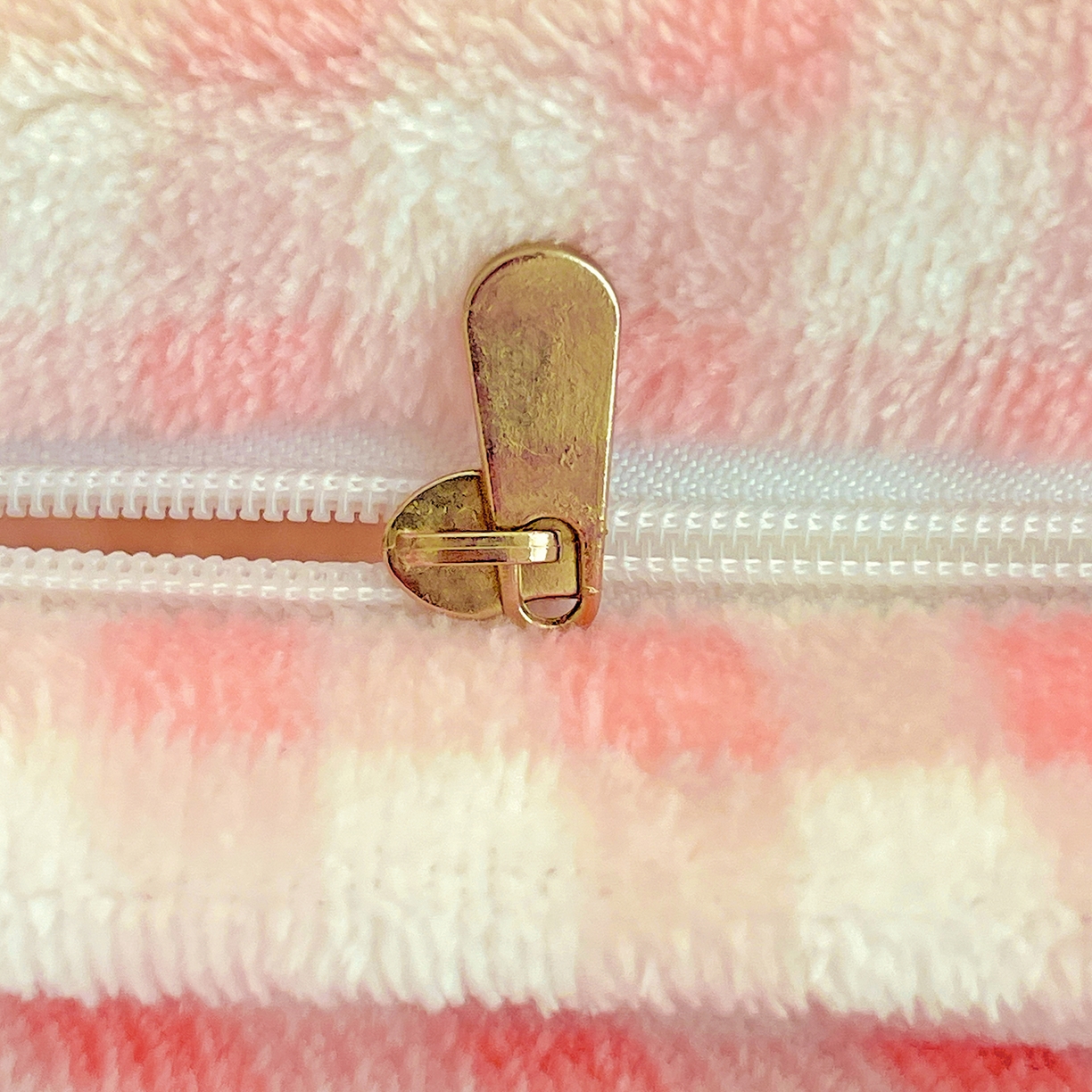 91家纺网 家纺一手货源 找家纺 （总）富米莱（原臻工厂） 2025新款爆款拼角毛巾绣牛奶绒四件套