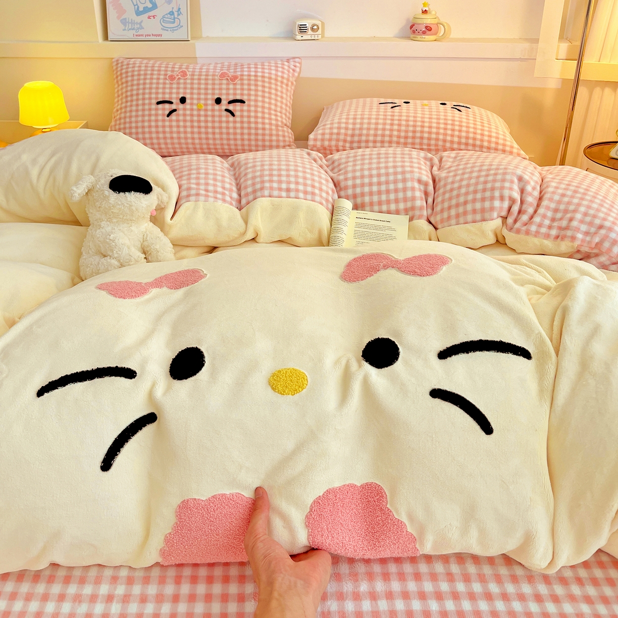 91家纺网 家纺一手货源 找家纺 （总）富米莱（原臻工厂） 2025新款爆款拼角毛巾绣牛奶绒四件套