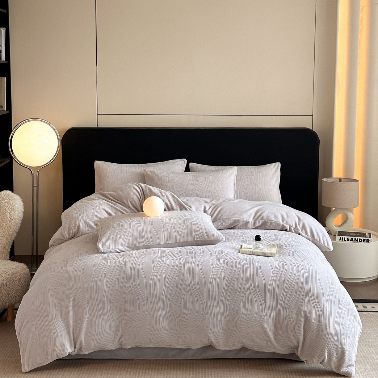 91家纺网 家纺一手货源 找家纺 蓝极人 2025新款AB版烂花牛奶绒四件套 烂花-米灰