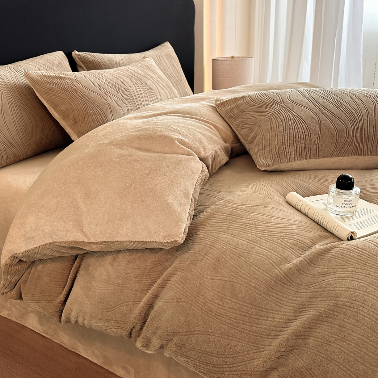 91家纺网 家纺一手货源 找家纺 蓝极人 2025新款AB版烂花牛奶绒四件套 烂花-米咖