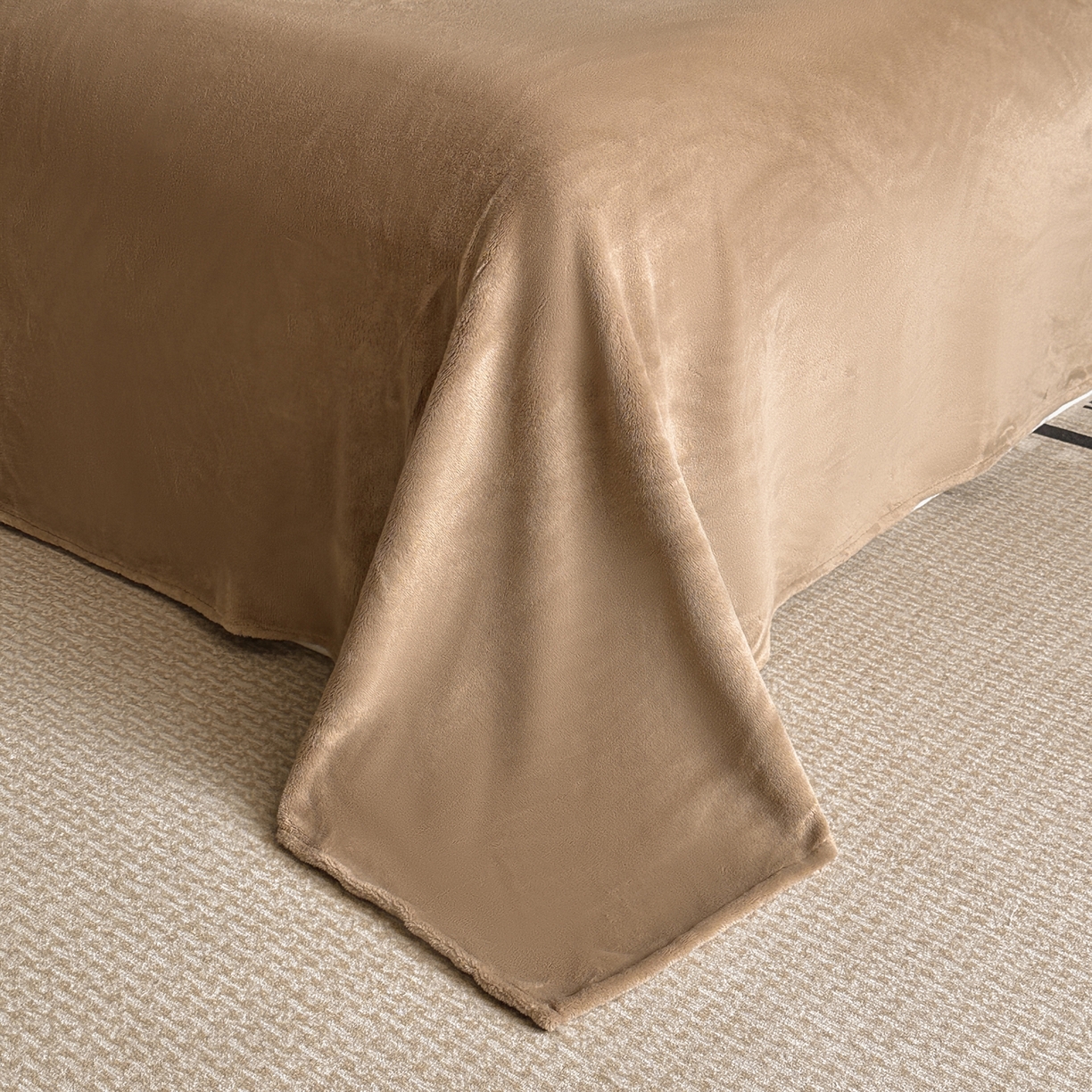 91家纺网 家纺一手货源 找家纺 蓝极人 2025新款AB版烂花牛奶绒四件套 烂花-深咖