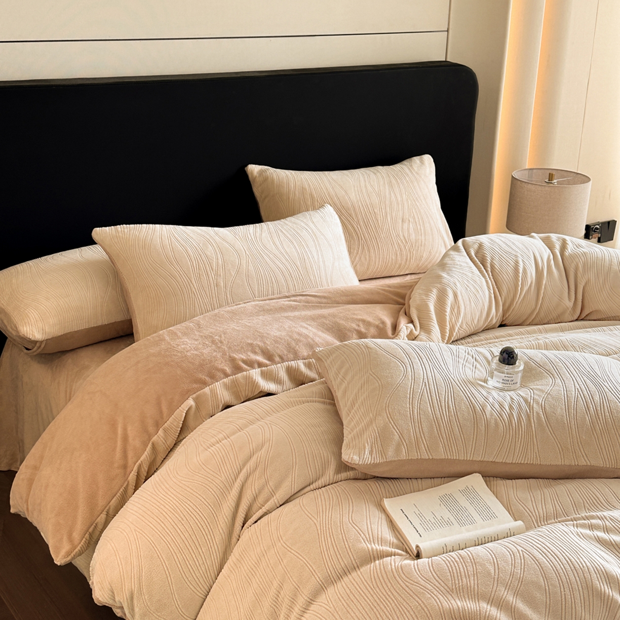 91家纺网 家纺一手货源 找家纺 （总）蓝极人 2025新款AB版烂花牛奶绒四件套