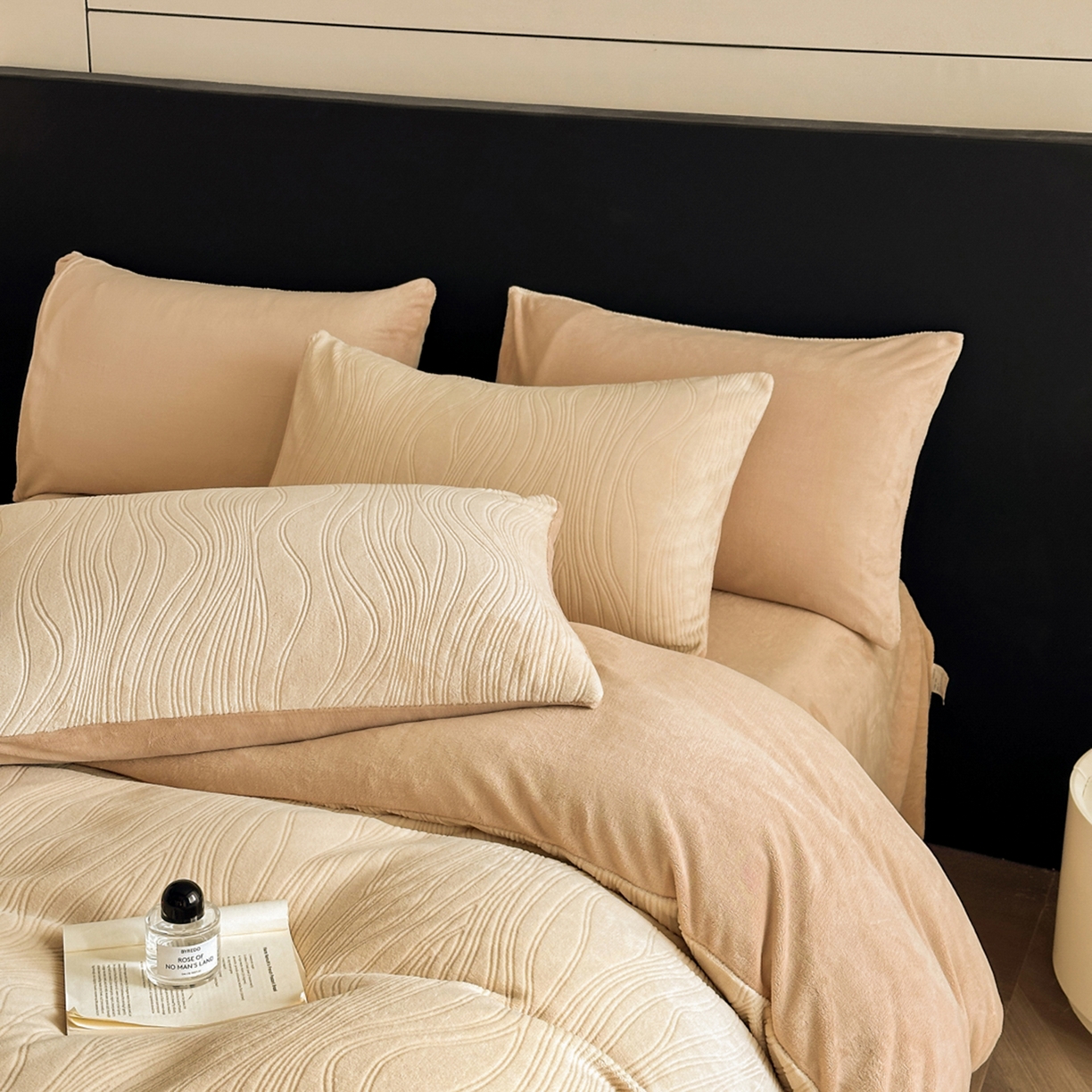 91家纺网 家纺一手货源 找家纺 （总）蓝极人 2025新款AB版烂花牛奶绒四件套