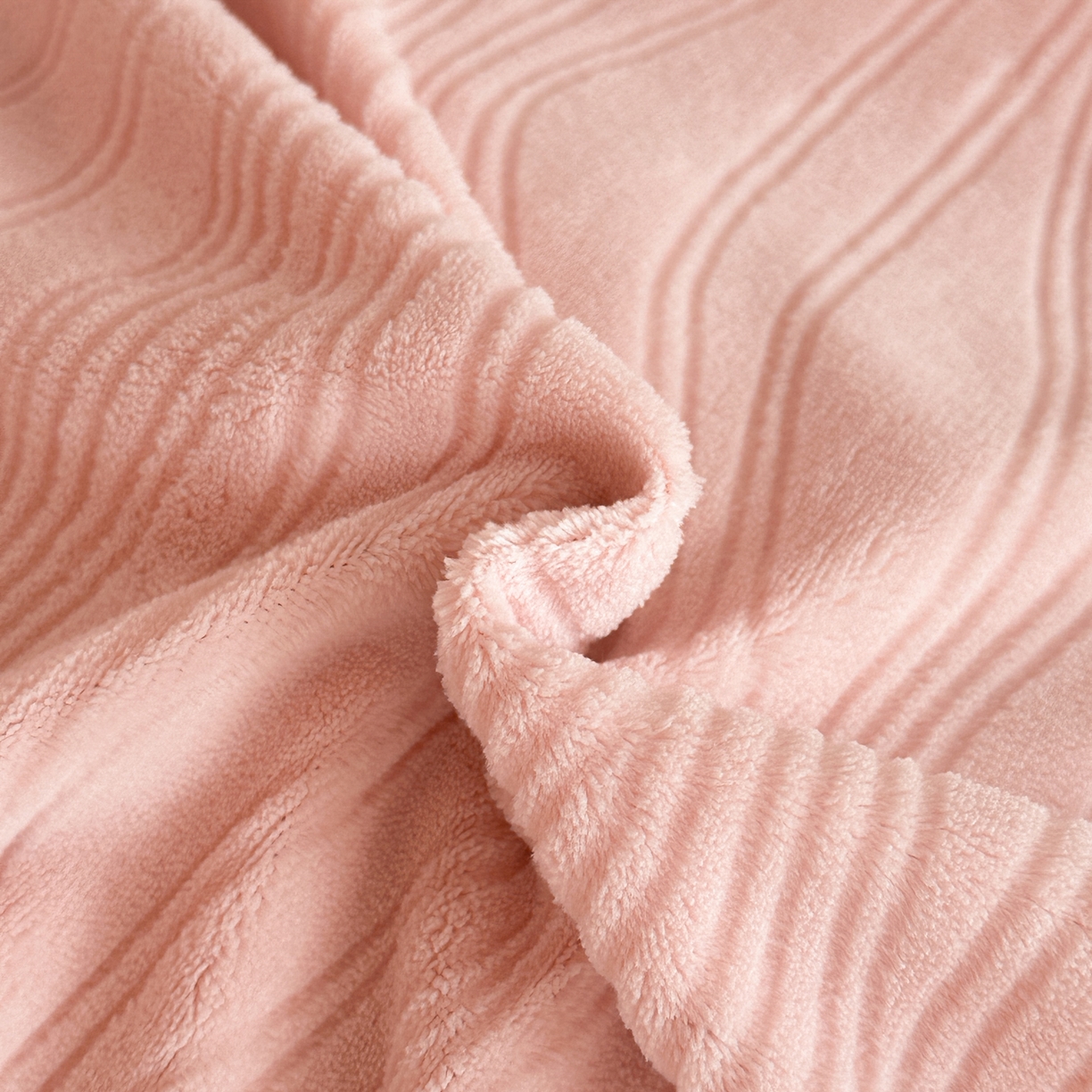 91家纺网 家纺一手货源 找家纺 蓝极人 2025新款AB版烂花牛奶绒四件套 烂花-粉灰